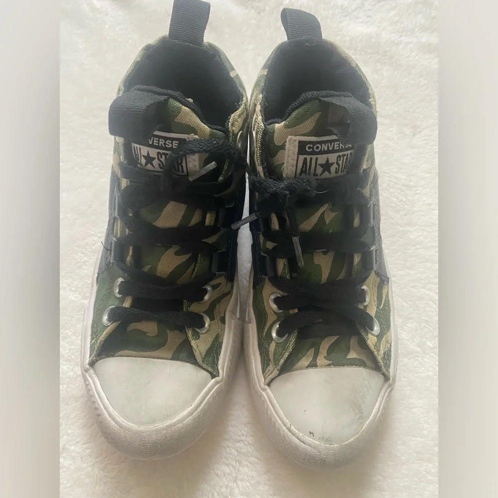 Converse Boys Size 4 Color Army Green - Picture 1 of 6